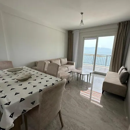 Apartment квартиры с собственным пляжем в Adabuku