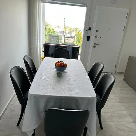 квартиры с собственным пляжем в Adabuku Apartment *