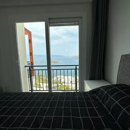 квартиры с собственным пляжем в Adabuku Apartment